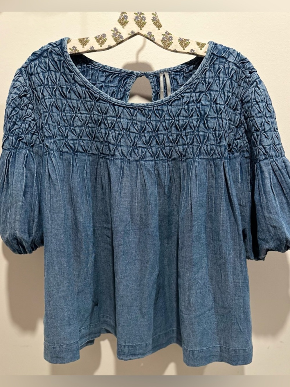 Anthropologie Pilcro Blue Smocked Chambray Peasant Top, Size L